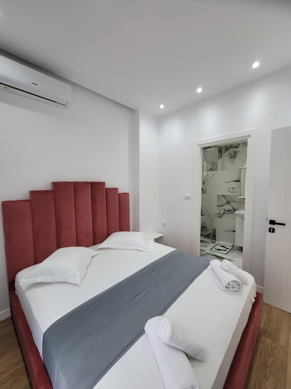 Luxury Room'S By Lika Sarande Exterior photo