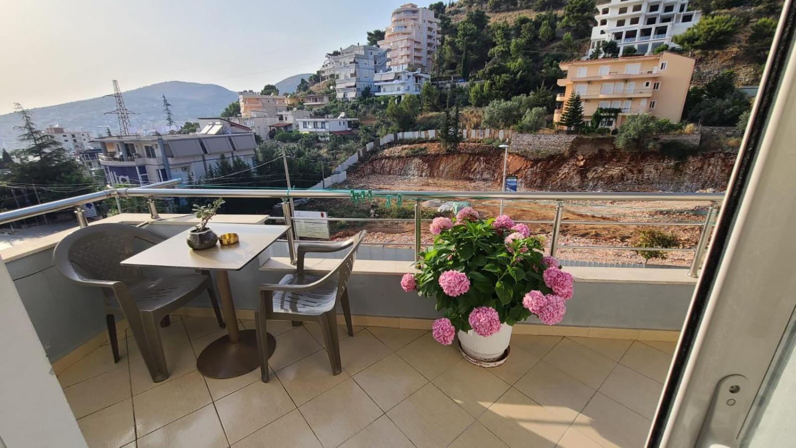 Luxury Room'S By Lika Sarande Exterior photo
